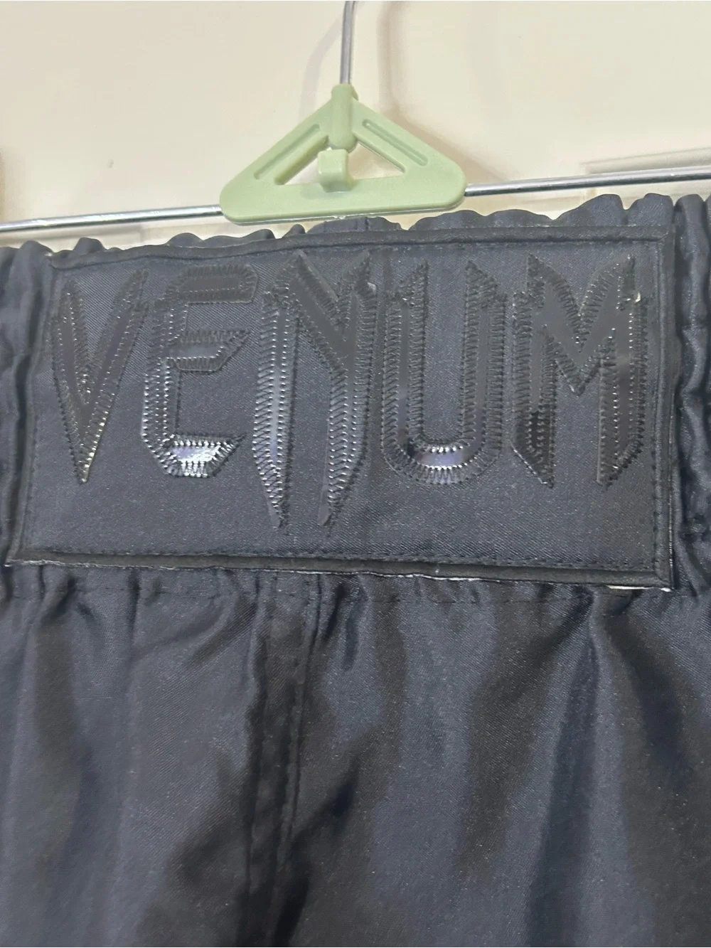 Mens Venum Classic Shorts Muay Thai Large Black EUC